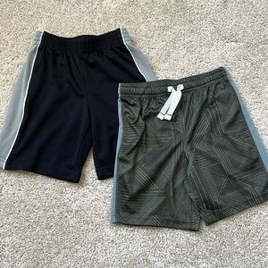Set of 2 boys activewear mesh shorts, size 4t
